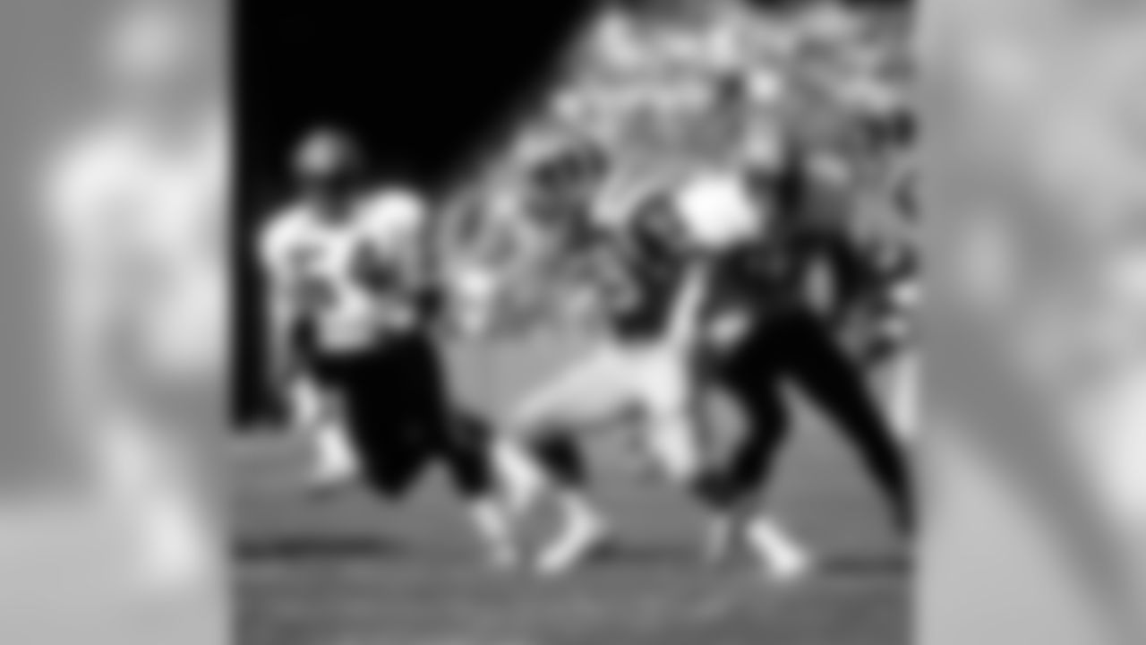 1985: Tennessee LB Alvin Toles (No. 54) to the Saints