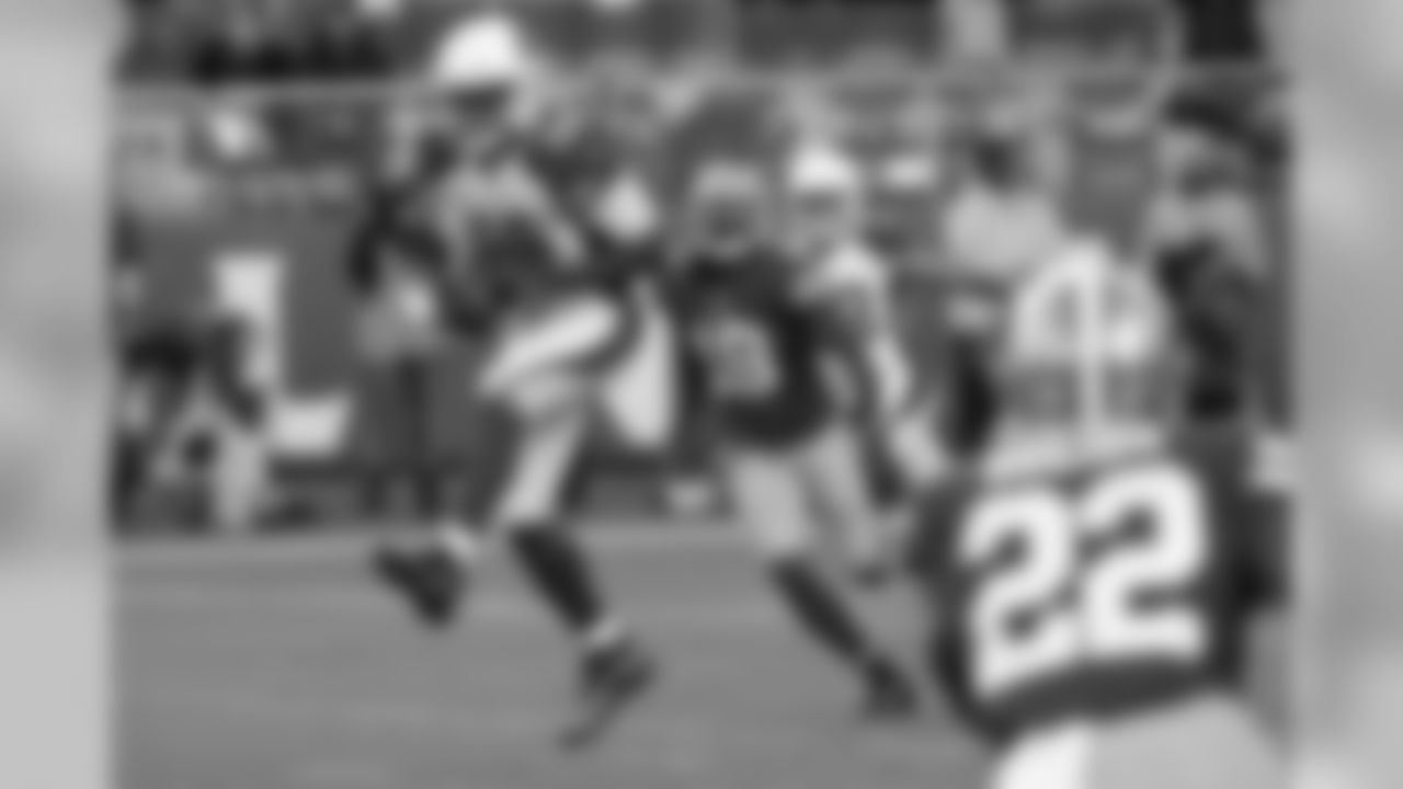 LB Karlos Dansby with the game-clinching pick against the 49ers