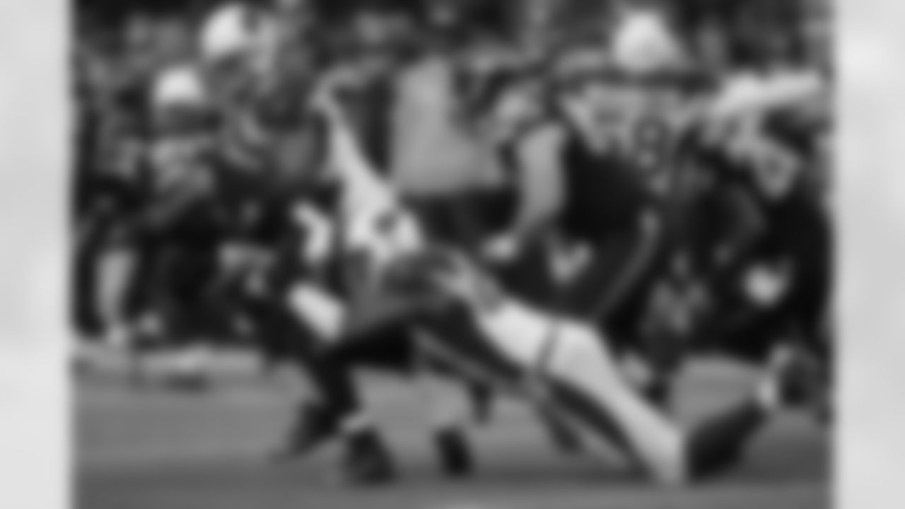 DE Calais Campbell