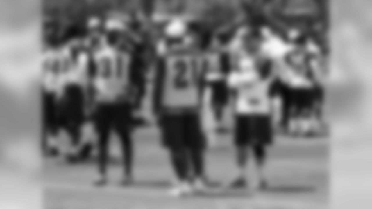Defensive backs Antonio Cromartie (31), Patrick Peterson (21) and Tyrann Mathieu (32)