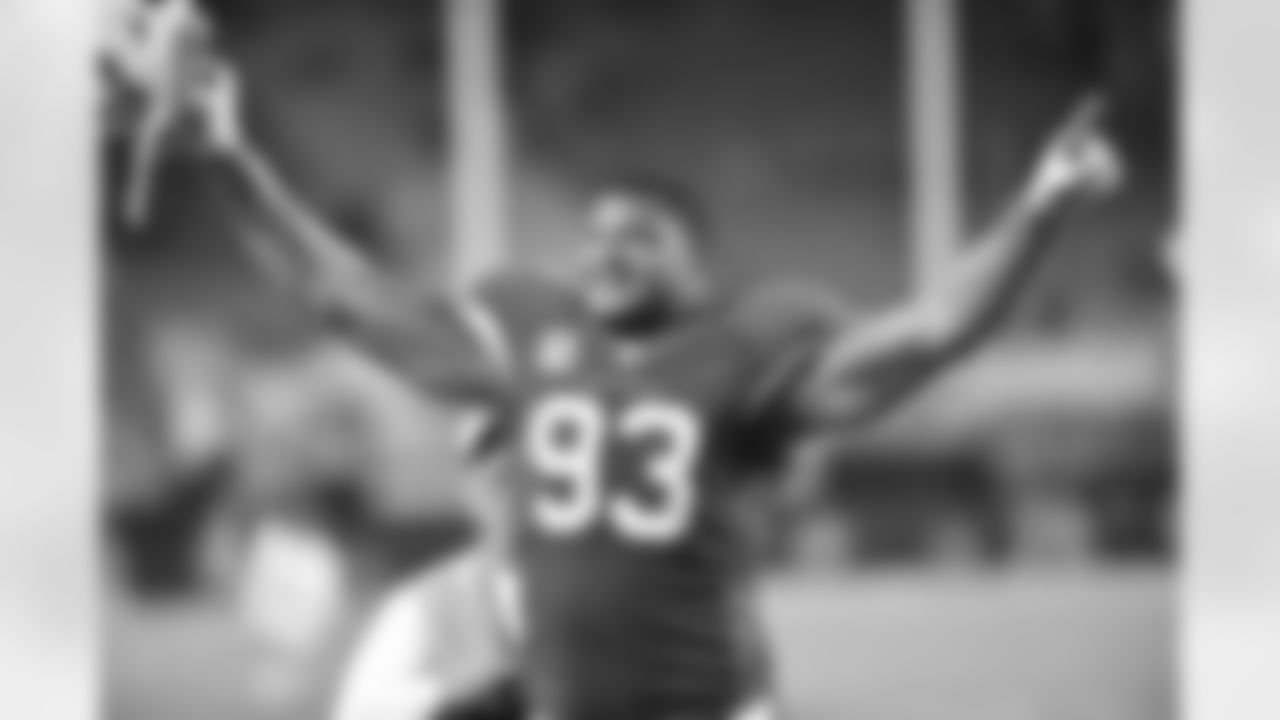 DE Calais Campbell