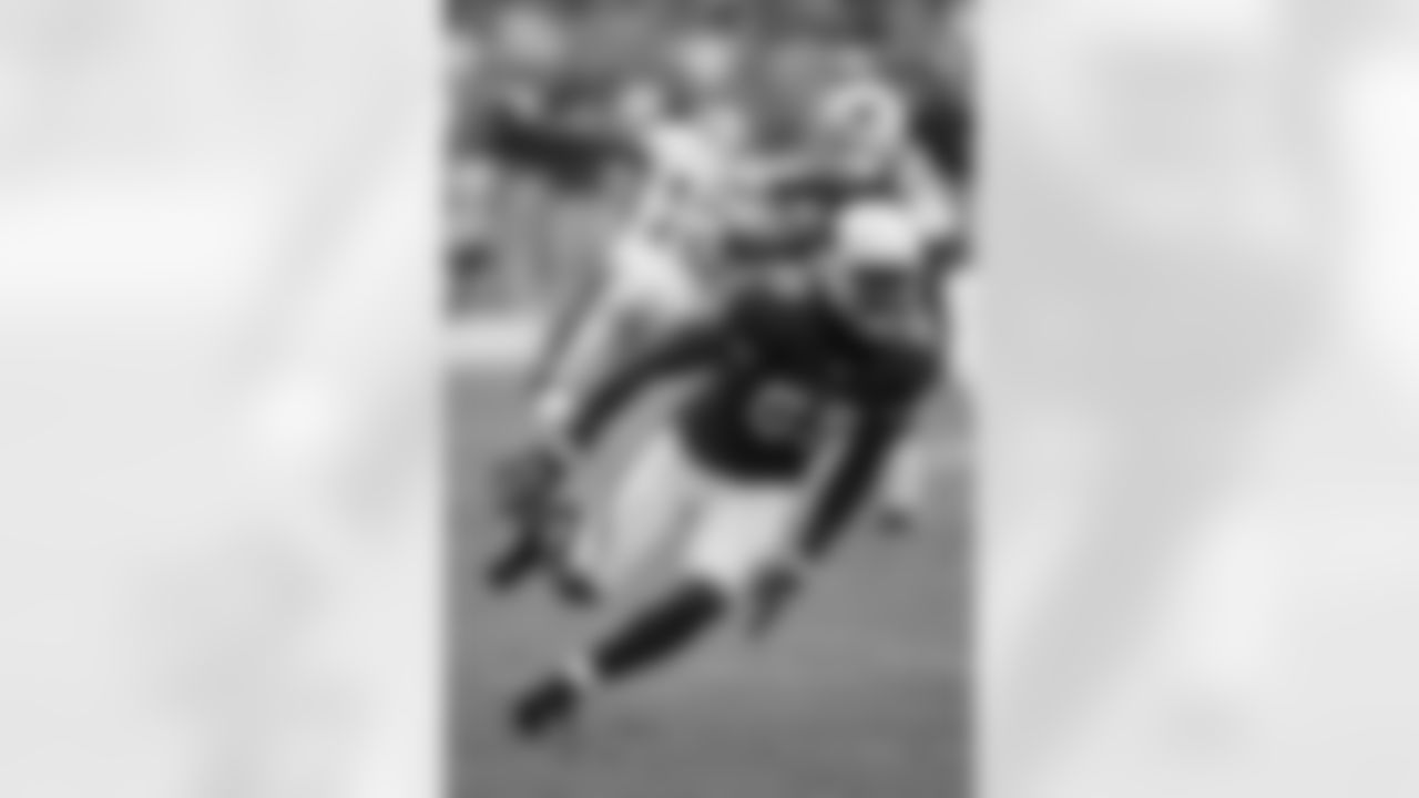 Joey Porter closing in on Drew Brees