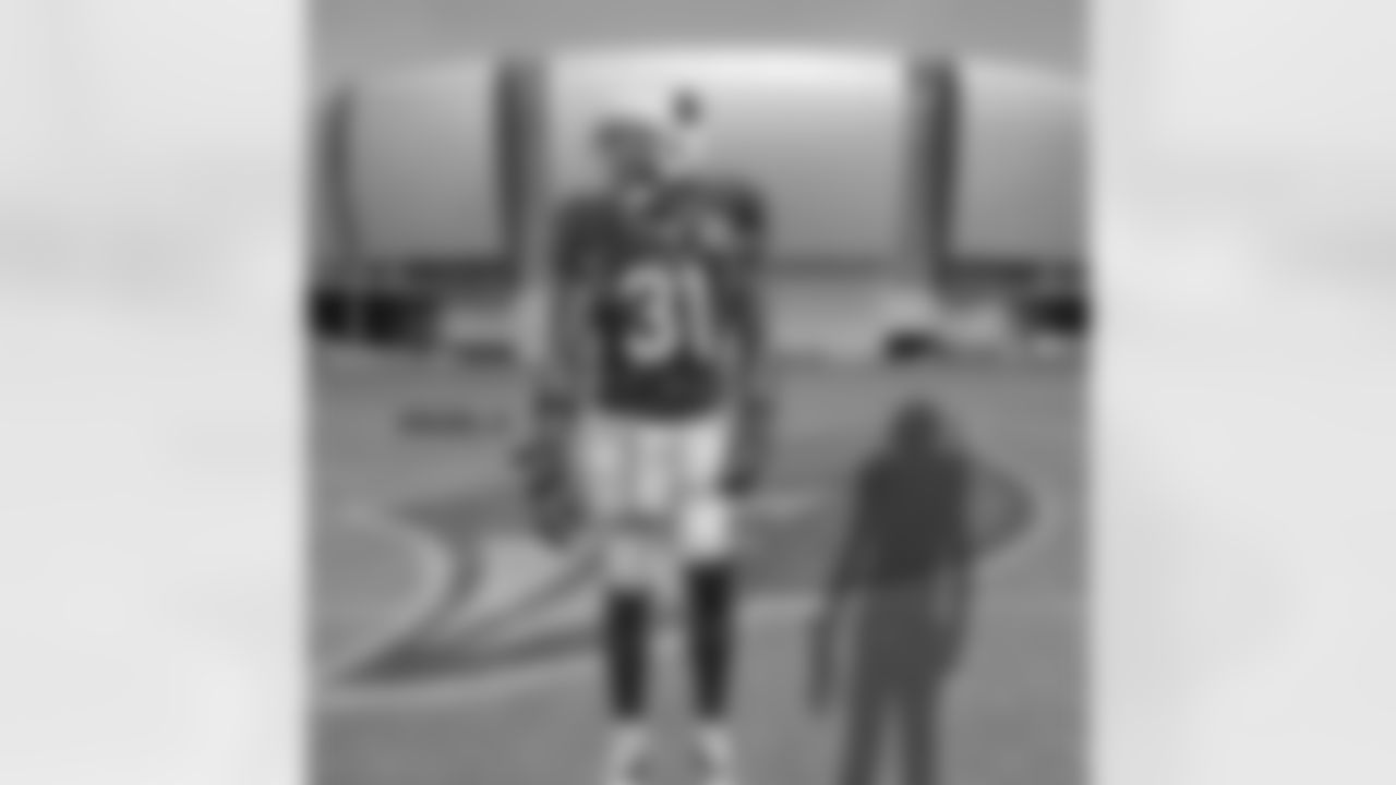 CB Antonio Cromartie (@acromartie1) posts an illustration with University of Phoenix Stadium in the background