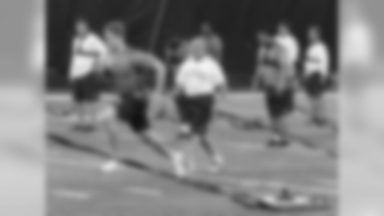 TE John Carlson gets encouragment from coach Buddy Morris
