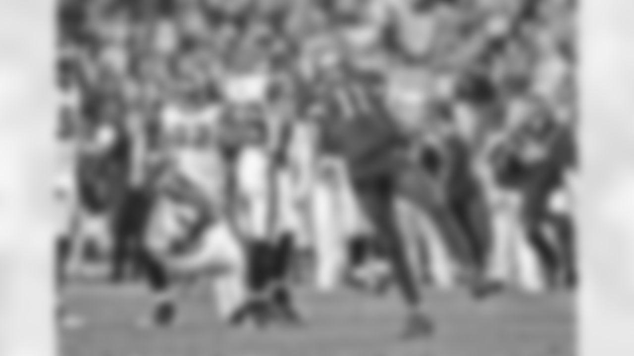 Larry Fitzgerald celebrates