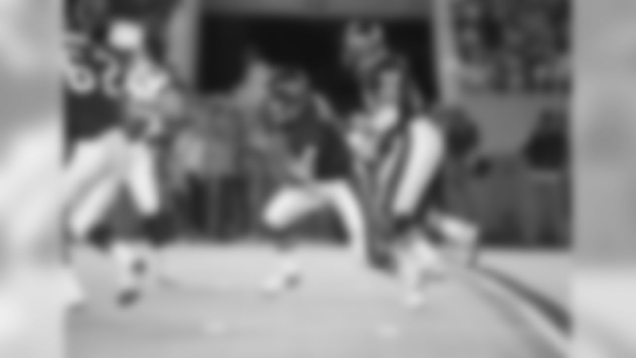 1987: Bears QB Doug Flutie