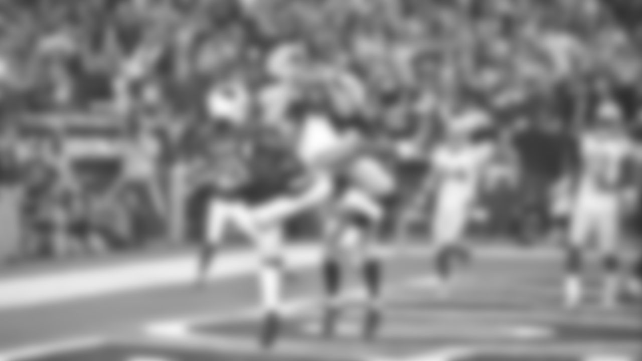 Packers WR Jeff Janis ties the game on a last-second Hail Mary reception.