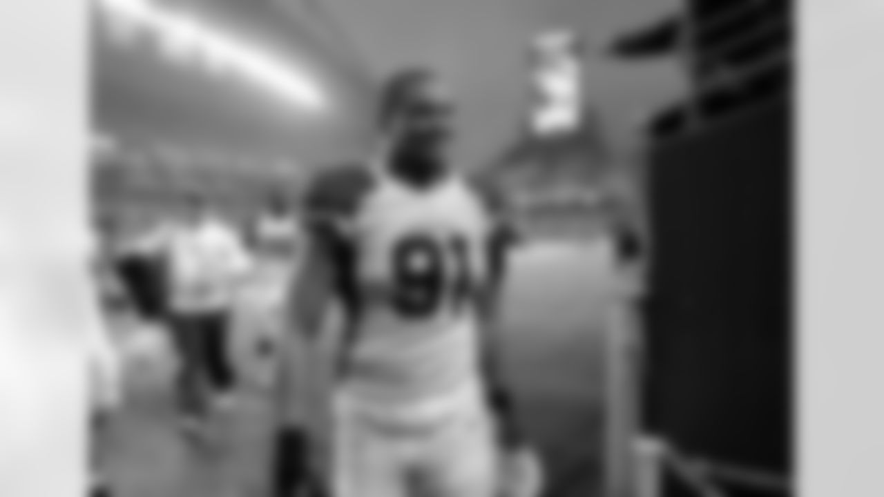 LB Matt Shaughnessy