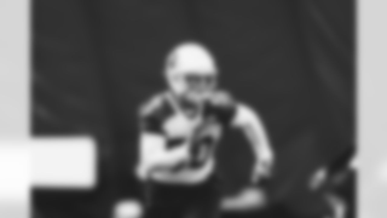 LB Evan Weaver