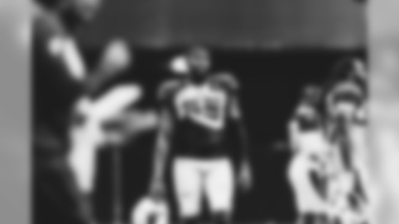 OLB Chandler Jones