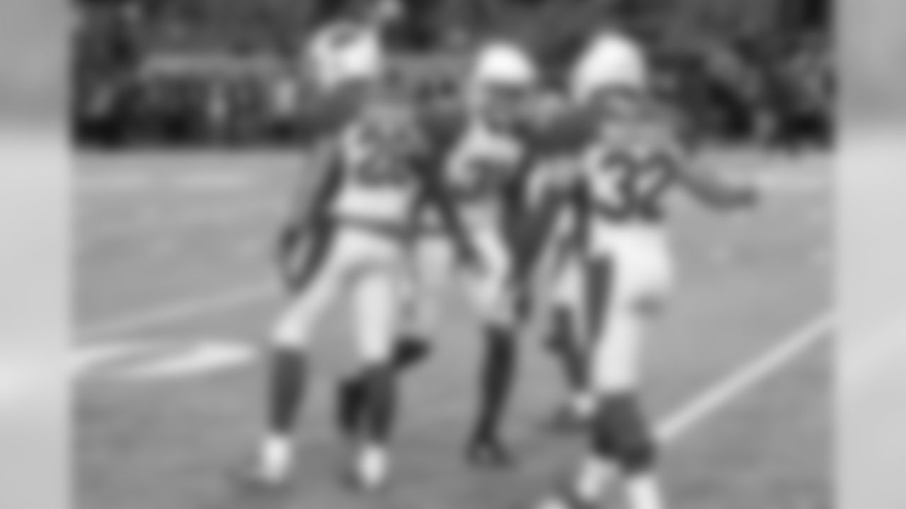 S Rashad Johnson, CB Antonio Cromartie and S Tyrann Mathieu get ready for the Falcons game