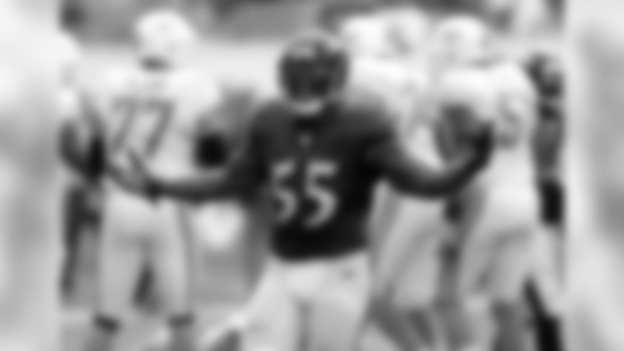 Baltimore Ravens outside linebacker Terrell Suggs (55) celebrates after a sack during the second half of an NFL football game.