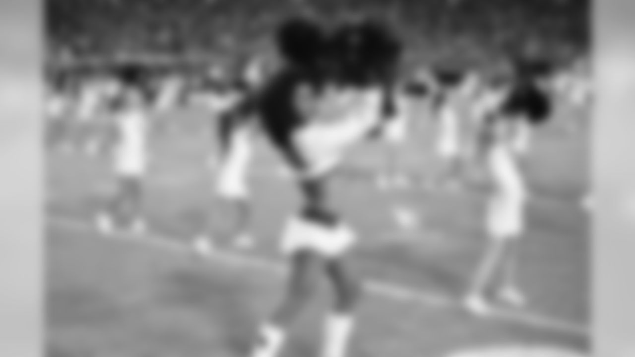 Images of the junior cheerleaders during the Chargers' game