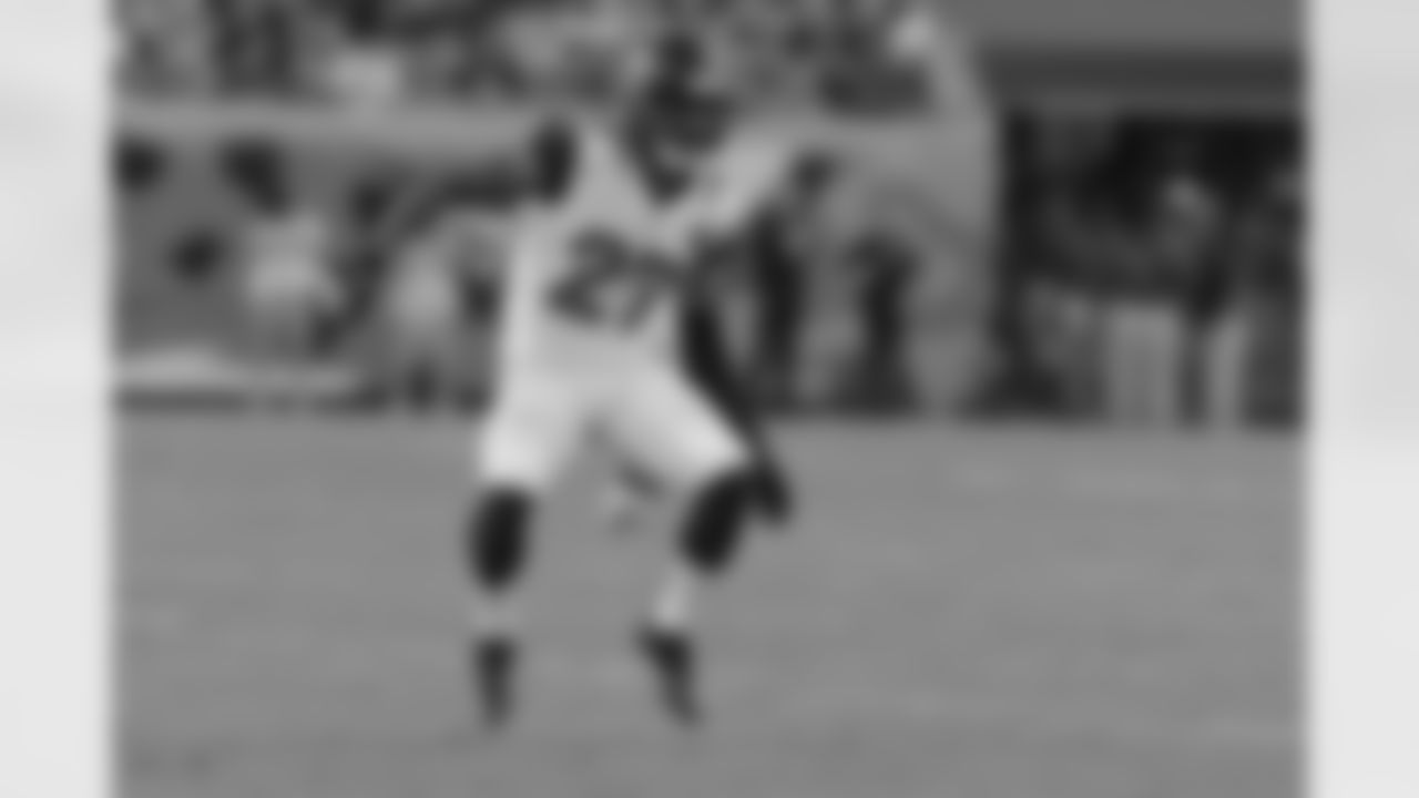 CB Dwayne Gratz