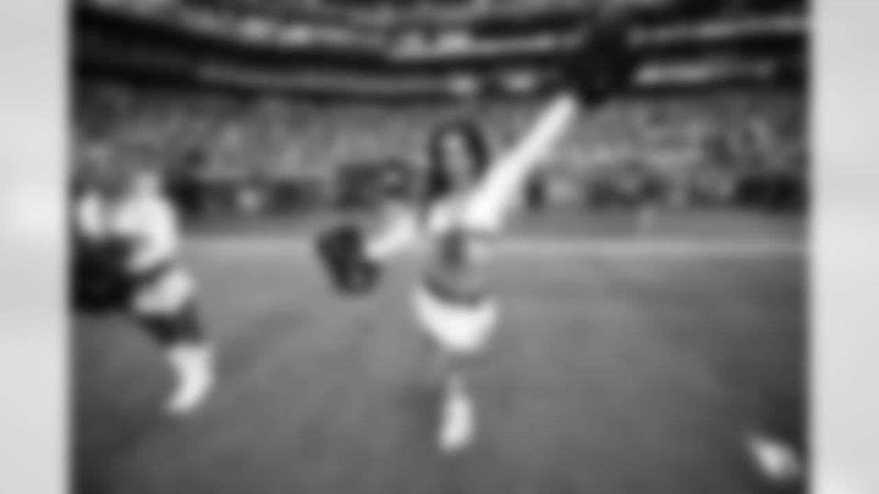 Arizona Cardinals Cheerleaders during the 2022 regular season game between the Arizona Cardinals and the Los Angeles Rams on Sunday, Sept. 25, 2022 in Glendale, AZ.