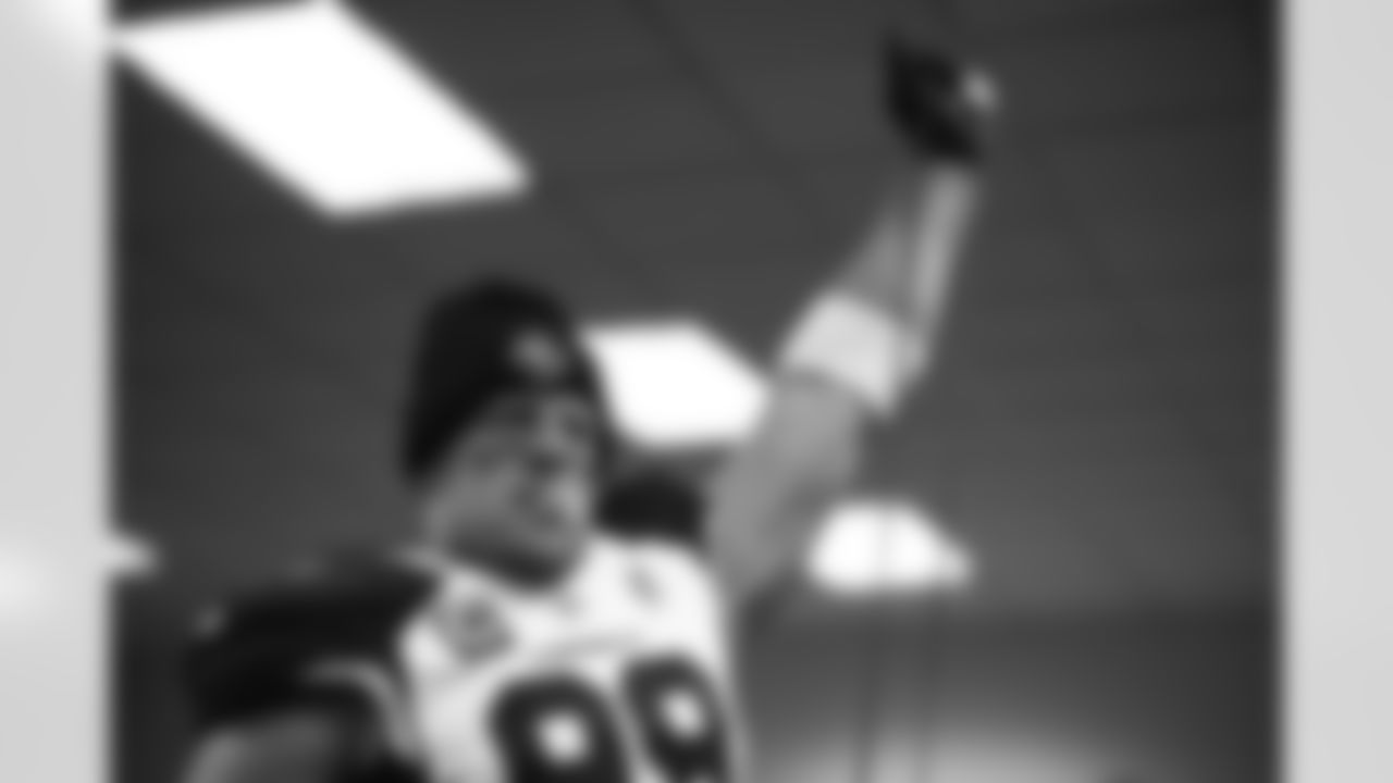 Arizona Cardinals defensive end J.J. Watt (99) during the 2022 regular season game between the Arizona Cardinals and the Denver Broncos on Sunday, Dec. 18, 2022 in Denver, CO.