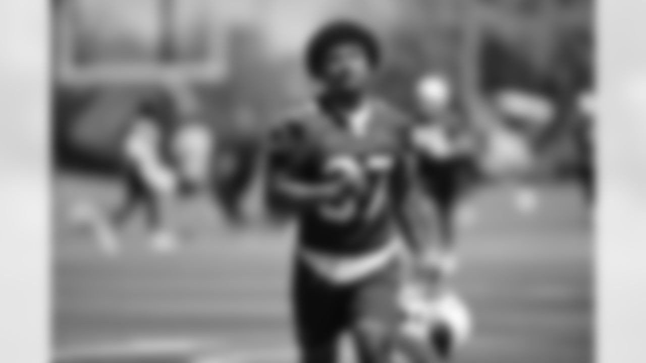 Arizona Cardinals running back Ronnie Rivers (37) practices during Week 3 of the OTA offseason program on Monday, June 6, 2022 in Tempe, AZ.