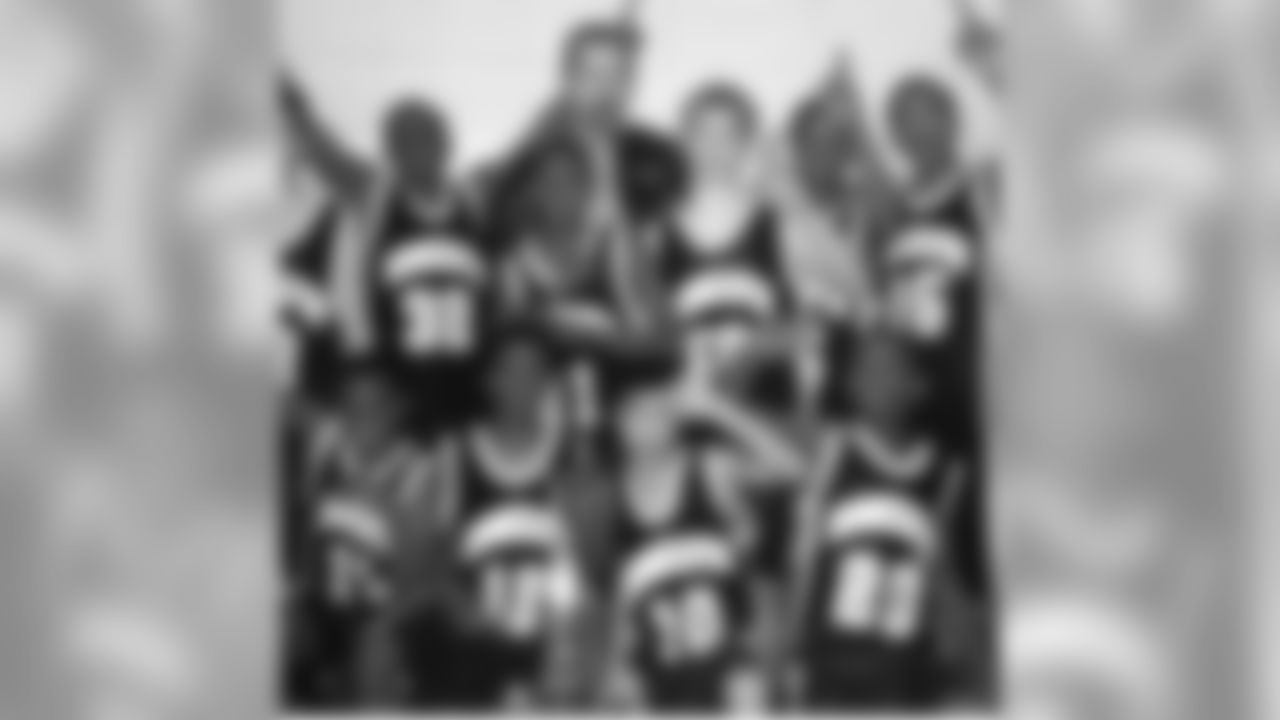 CB Jerraud Powers (@jpowers25) relives his middle school basketball title