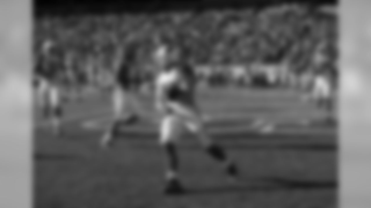 TE Troy Niklas: 4 catches, 33 yards, 2 TD