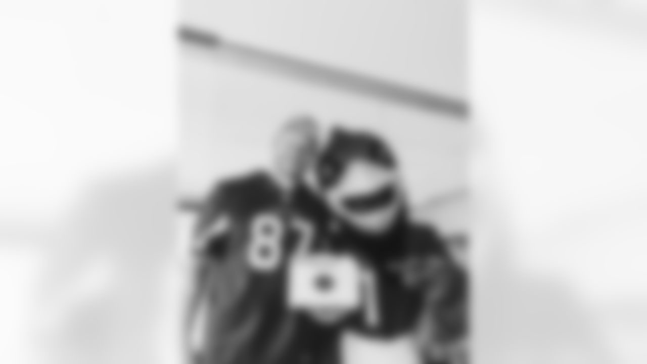 Cardinals_Maxx-Williams_James-Agency_03.28.22-9