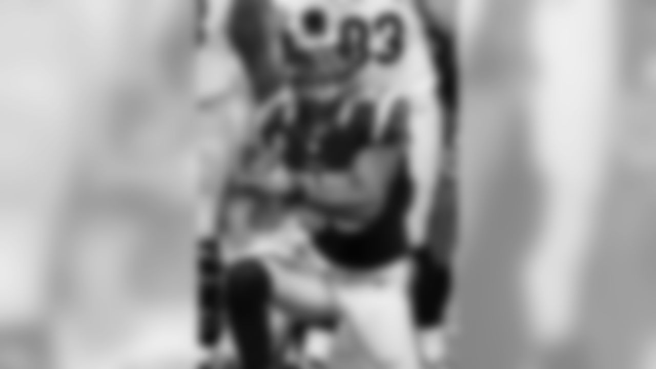 LB James Laurinaitis