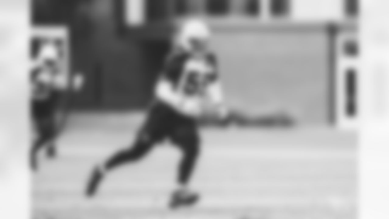 LB De'Vondre Campbell