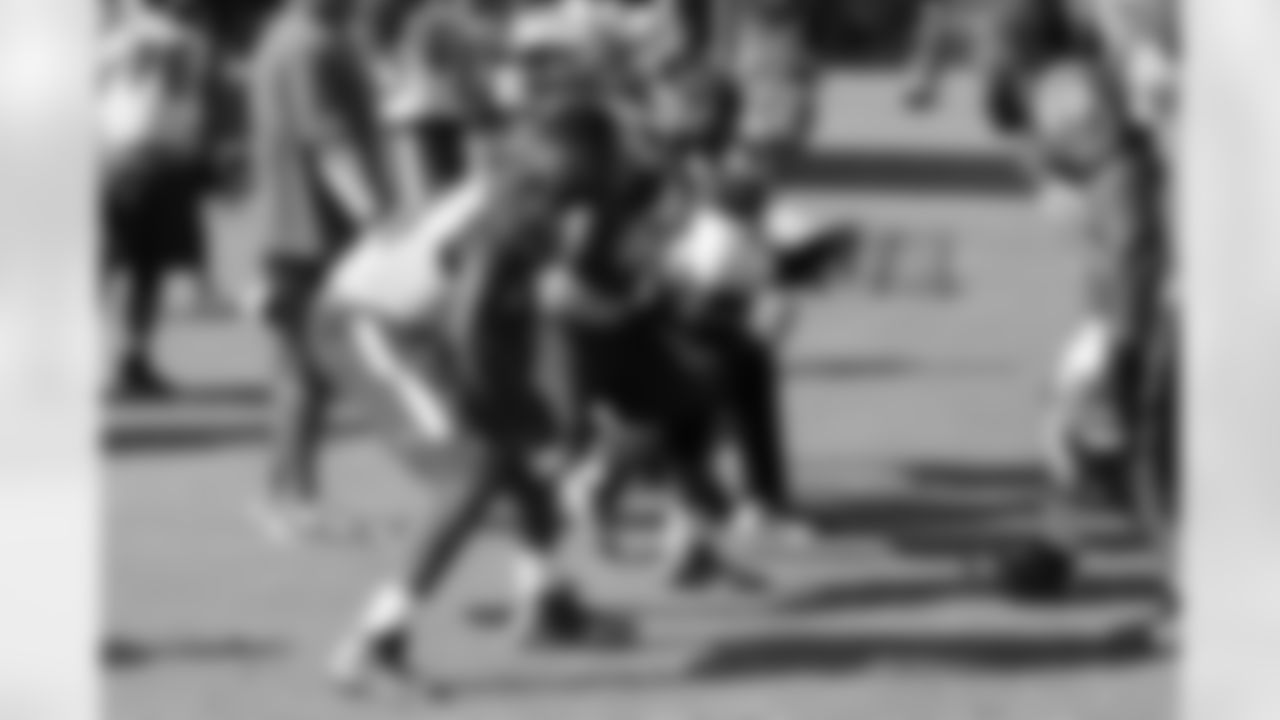 T D.J. Humphries on the line