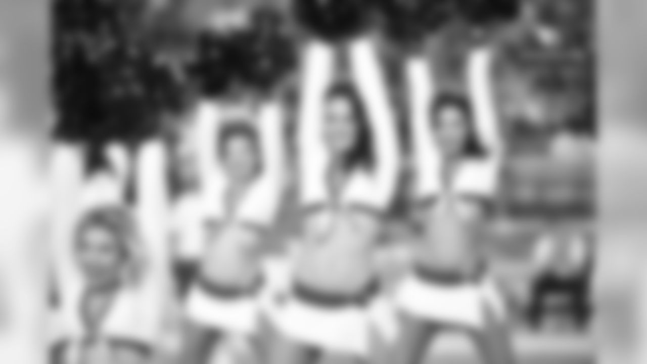 CheerBroncos14
