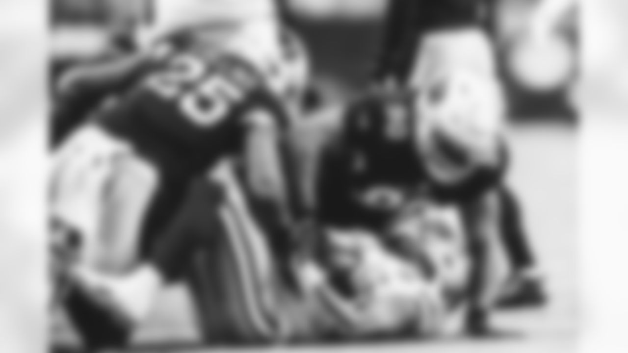 ILB Zaven Collins, DT Rashard Lawrence