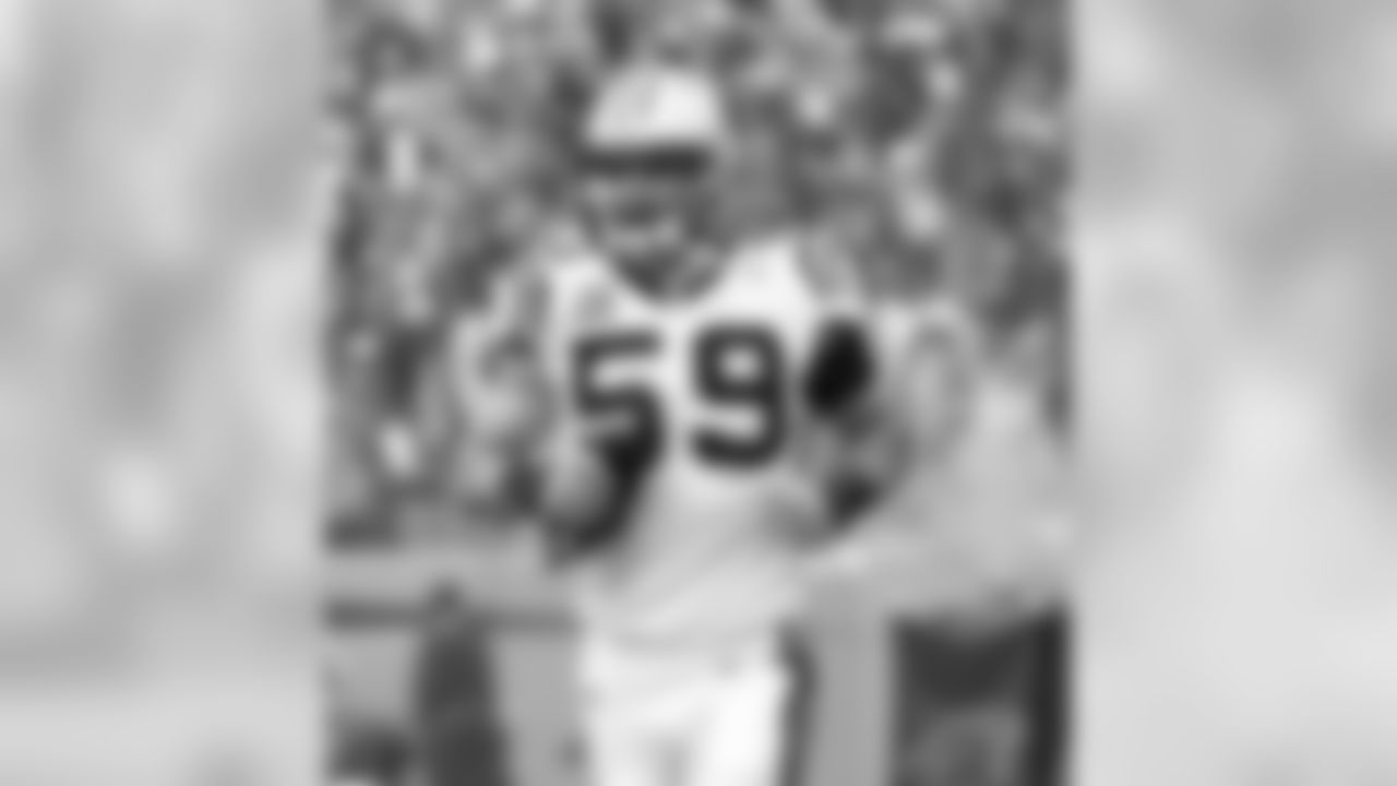 LB Luke Kuechly