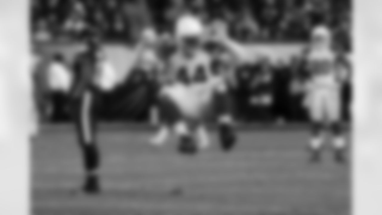 LB Markus Golden celebrates a sack in Philadelphia
