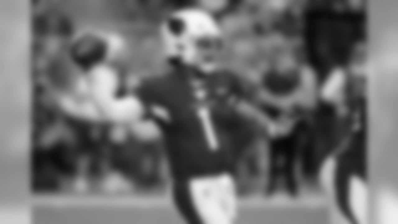 Cardinals quarterback Kyler Murray (1) throws against the Los Angeles Rams during the first half of an NFL football game, Sunday, Dec. 1, 2019, in Glendale, Ariz.
