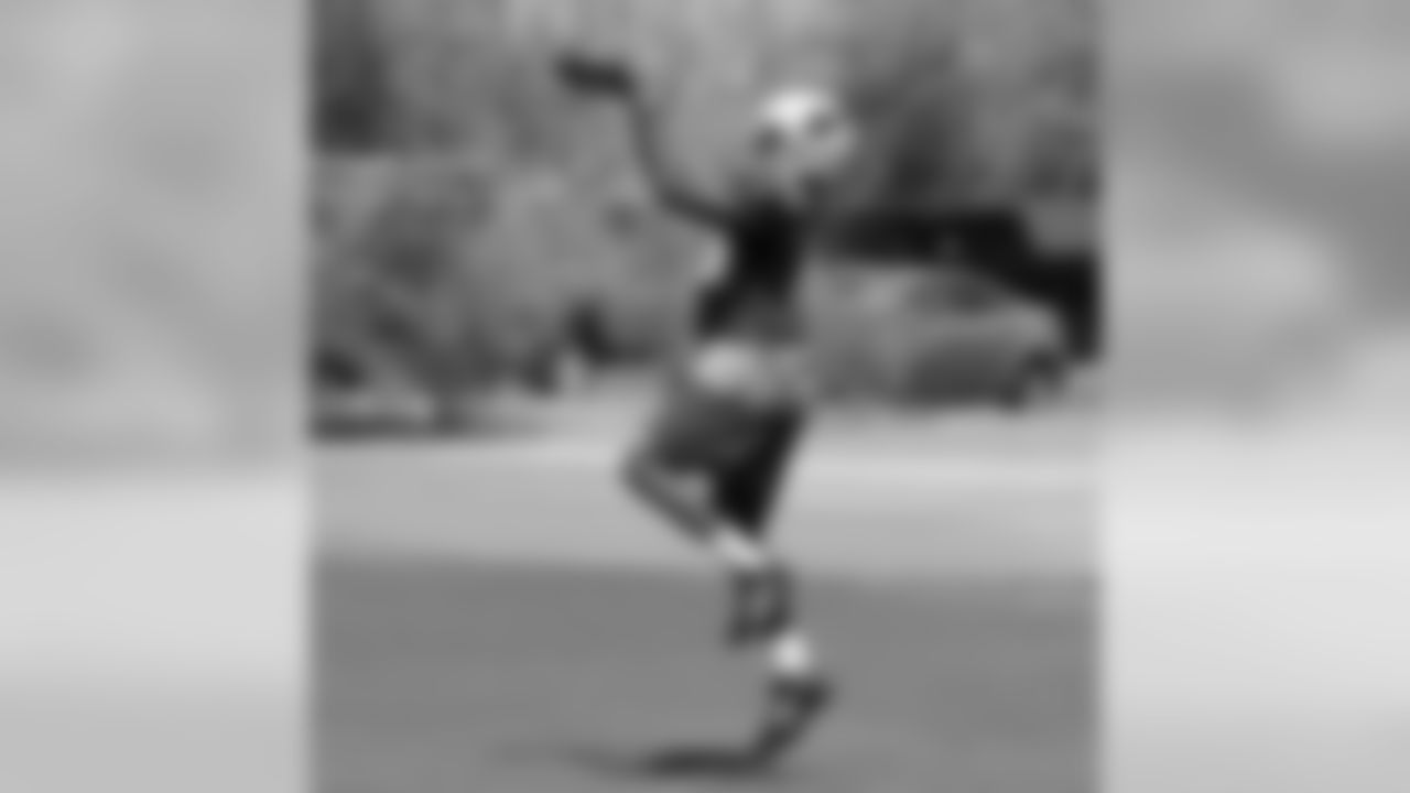 WR Dan Buckner