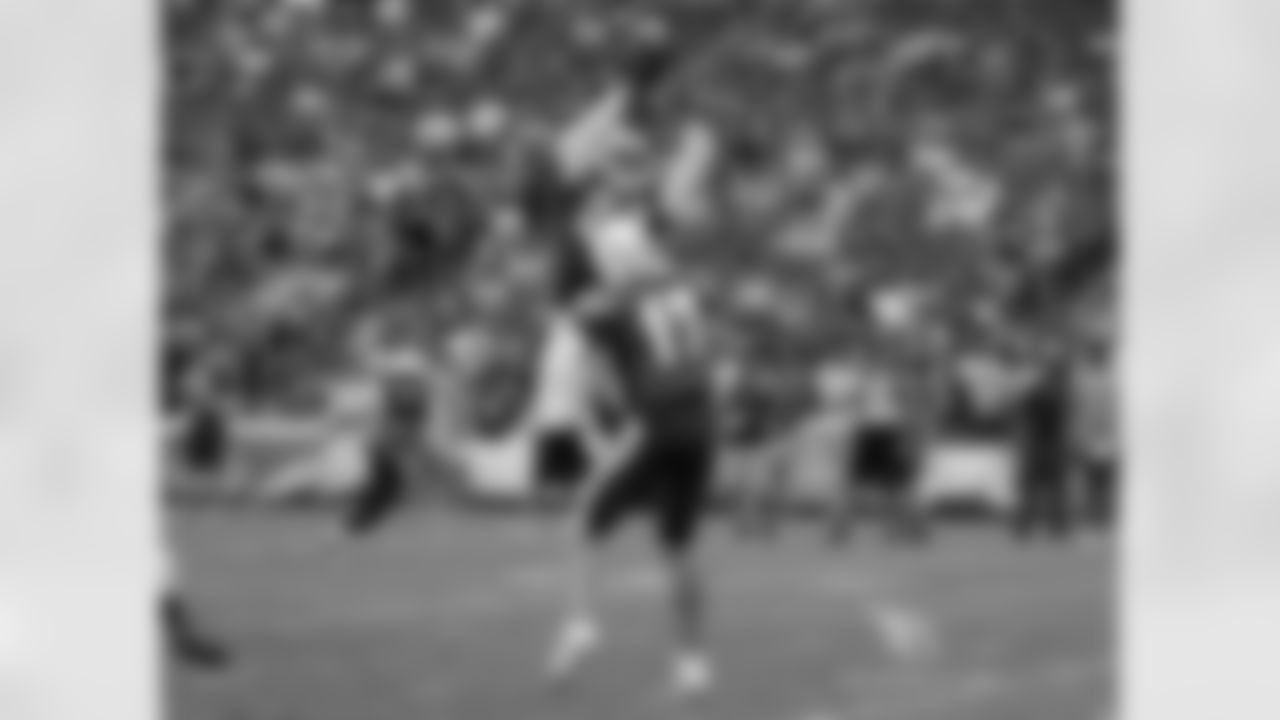 S Tyvon Branch bats an intended pass by Chargers QB Philip Rivers