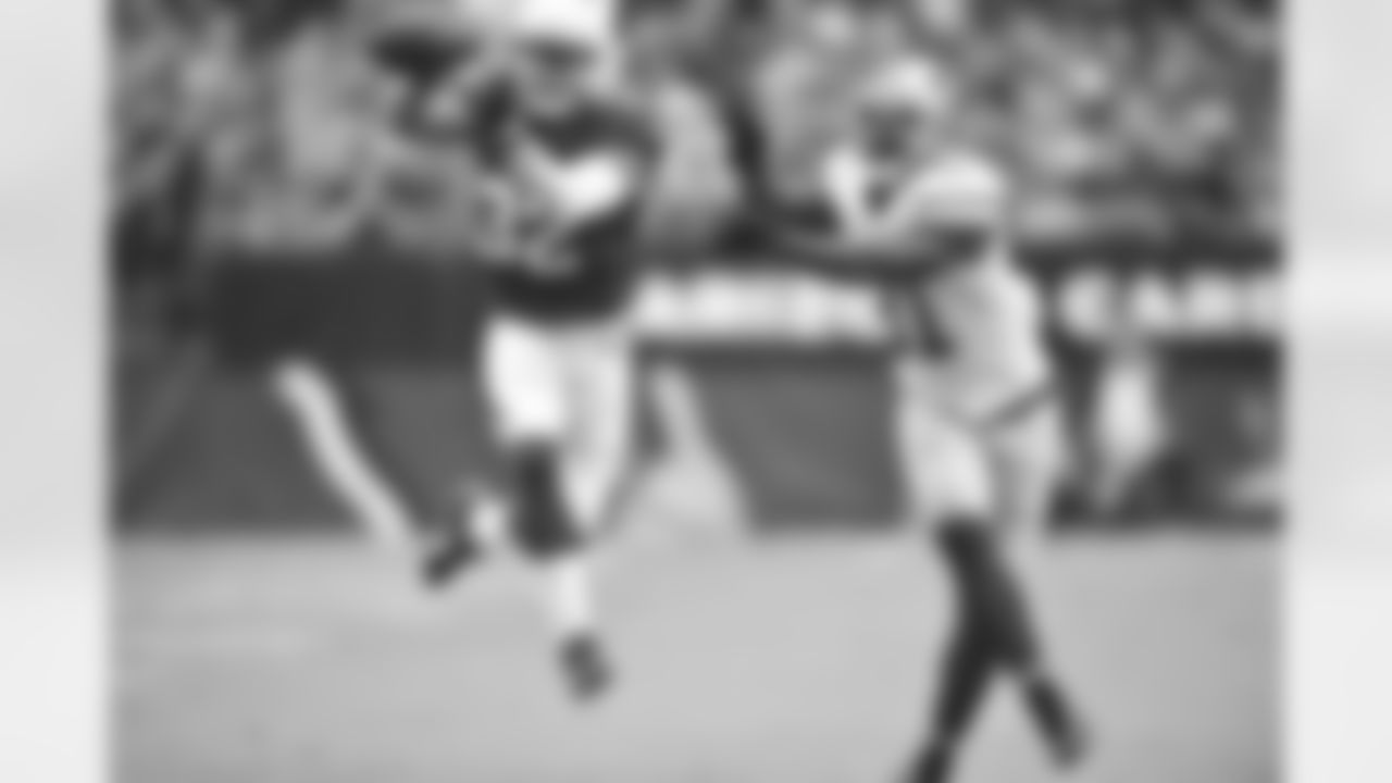 S Tyrann Mathieu picks off a pass against the 49ers