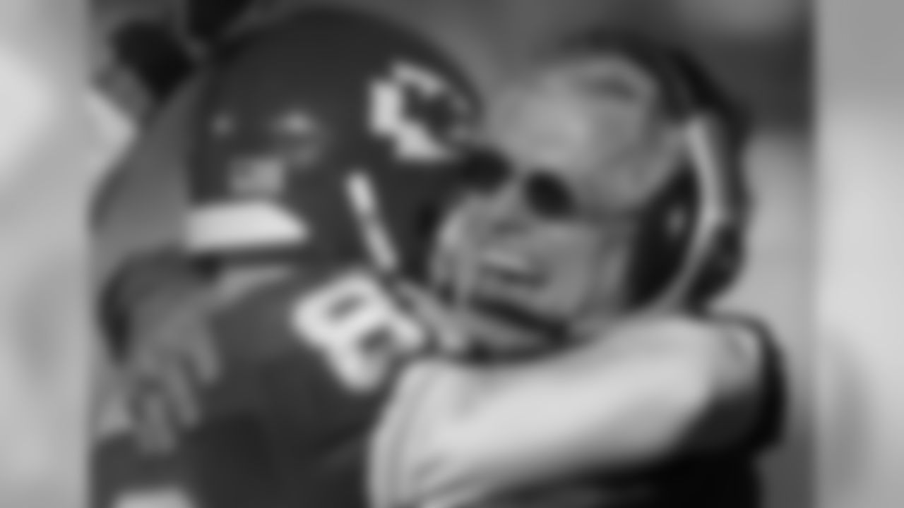 2002: Chiefs coach Dick Vermeil and punt returner Dante Hall celebrate a touchdown
