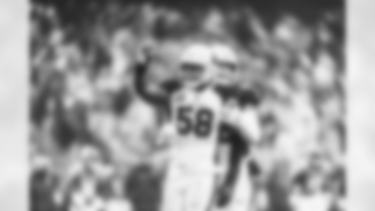 ILB Jordan Hicks, OLB Dennis Gardeck