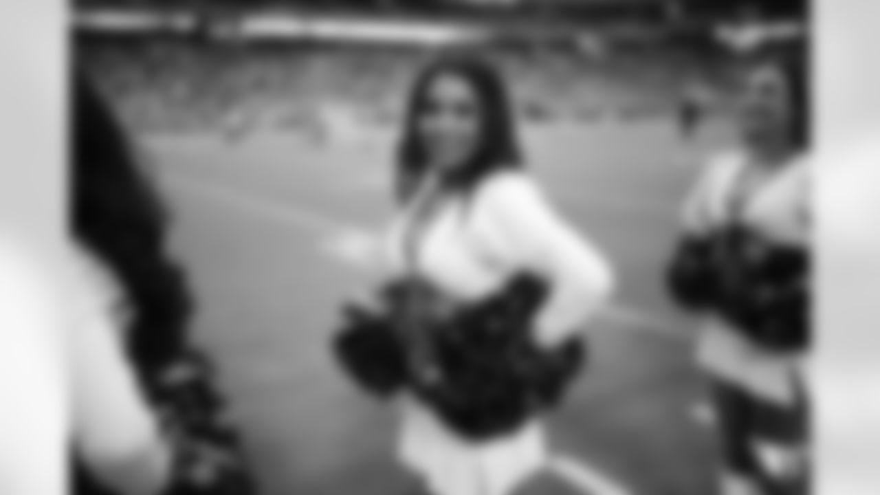 Arizona Cardinals Cheerleaders during the 2022 regular season game between the Arizona Cardinals and the Los Angeles Rams on Sunday, Sept. 25, 2022 in Glendale, AZ.