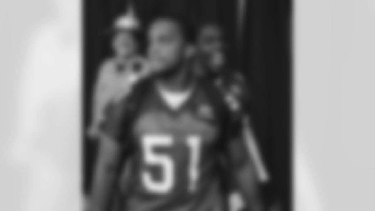 Sam Acho photobombs Kevin Minter
