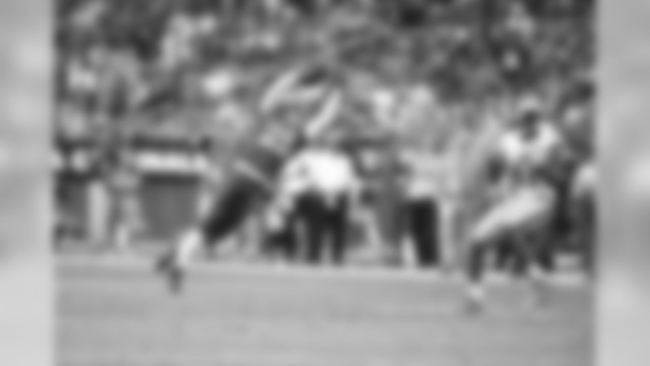 CB Jerraud Powers deflects a pass against the Lions