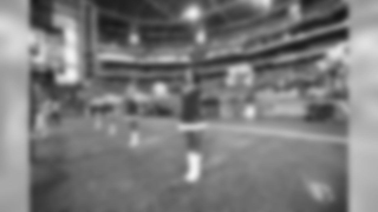 Images of the Cardinals cheerleaders during the Week 15 contest at State Farm Stadium