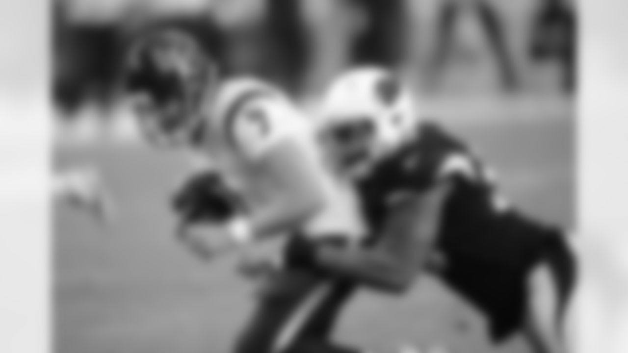 LB John Abraham sacks Texans QB Case Keenum