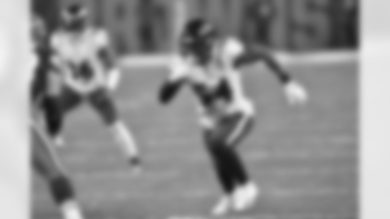 OLB Tyus Bowser