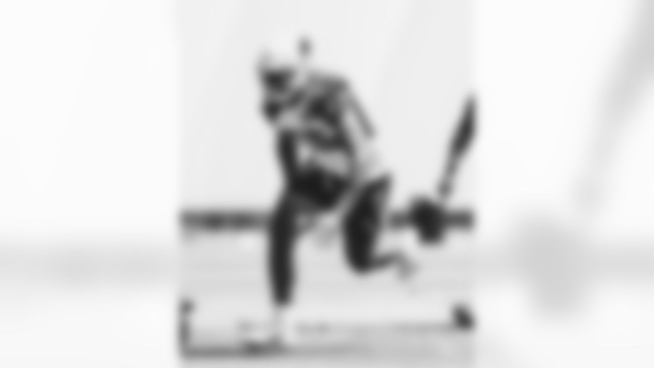 LB Zaven Collins
