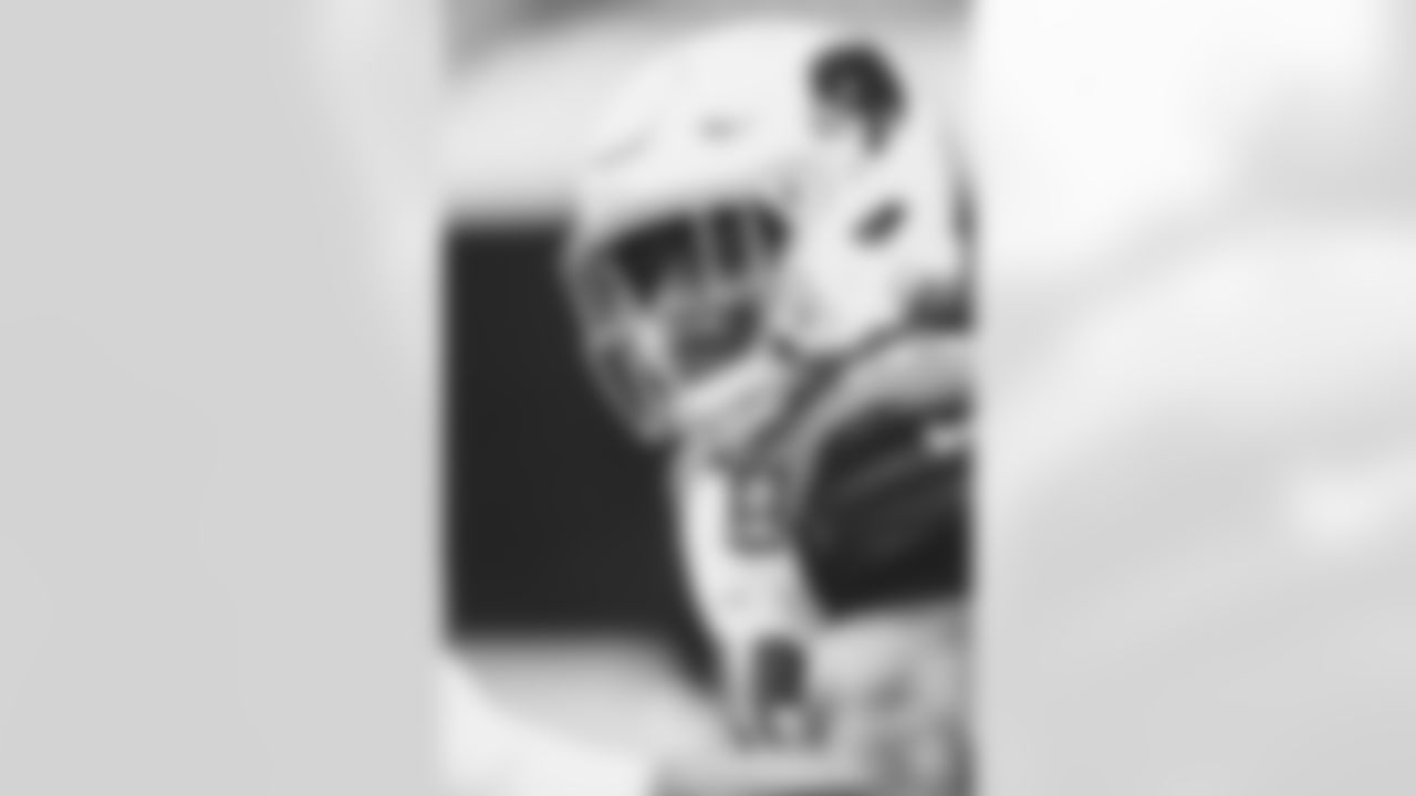OLB Devon Kennard