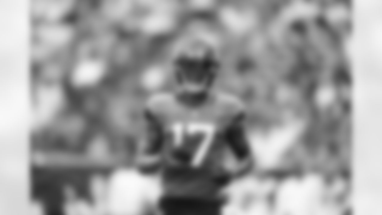 WR D.J. Chark Jr.