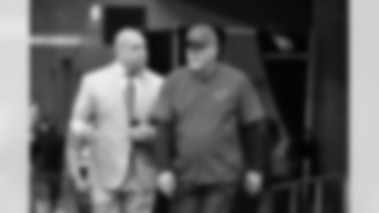 GM Steve Keim (left) and coach Bruce Arians before the Buccaneers game