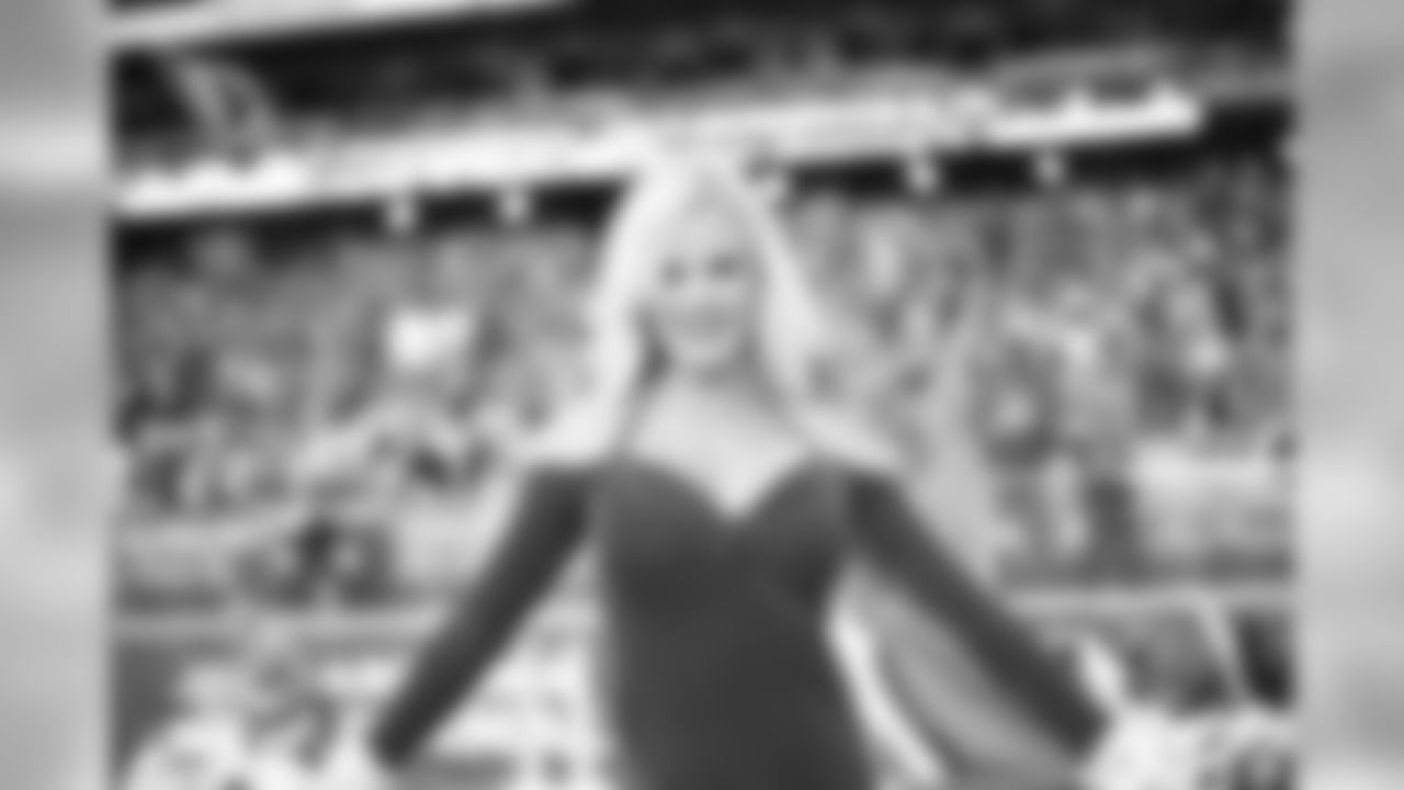 Images of the Cardinals cheerleaders during the Week 15 contest at State Farm Stadium