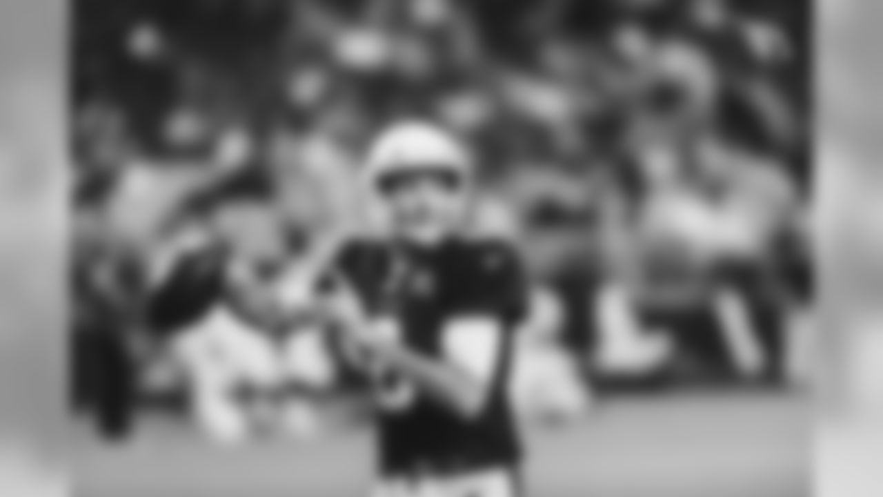 QB Charles Kanoff