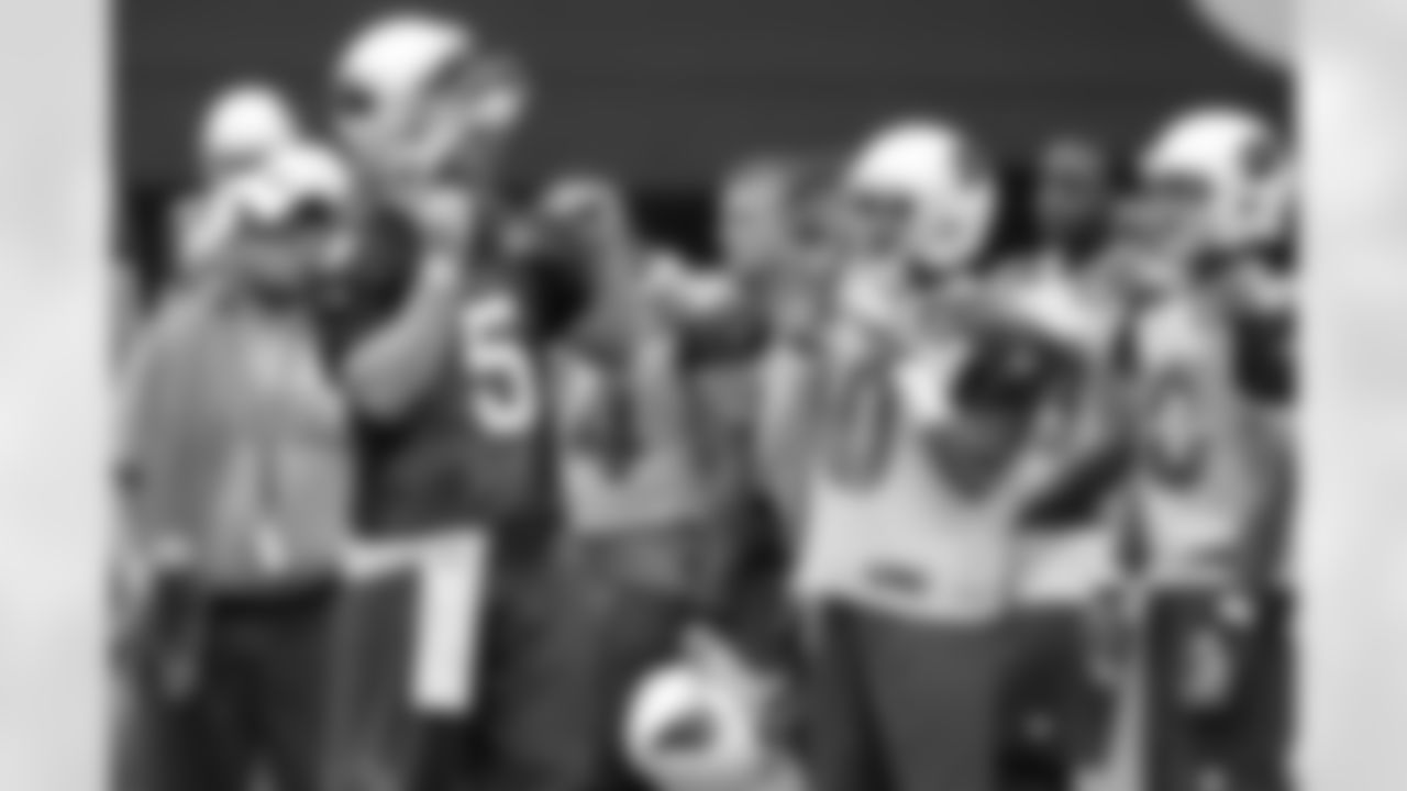 QB Drew Stanton (5) and receiver Robert Gill